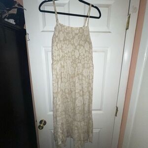 Worn twice 
Size large
Gap
Tan/white